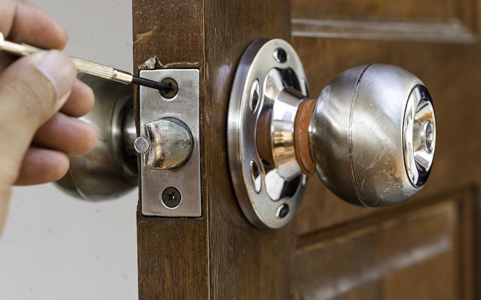 serrure porte d'entrée Linas